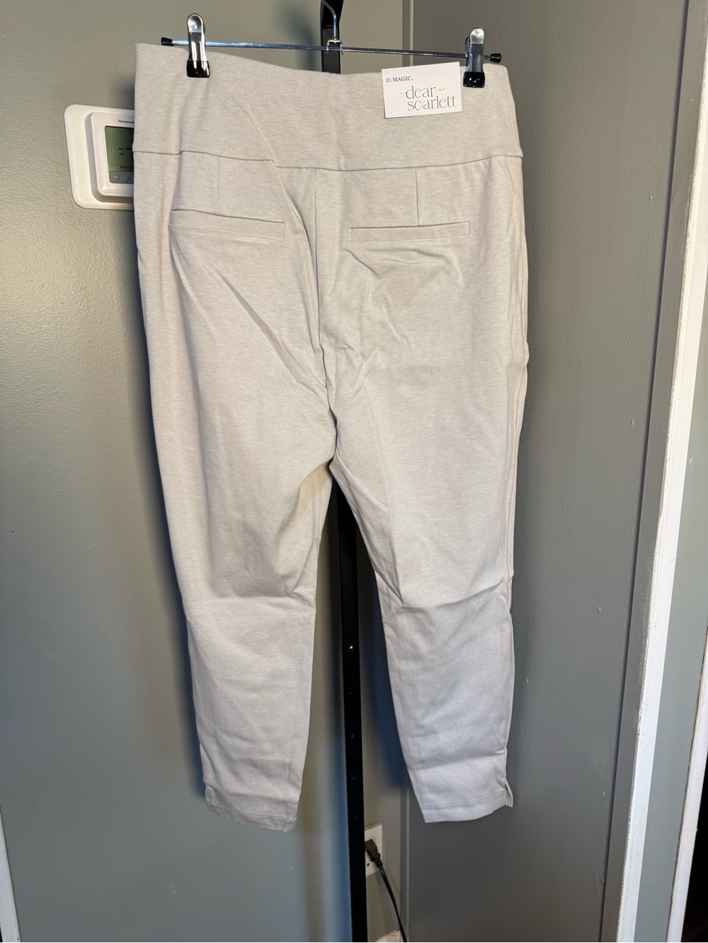 NWT- Dear Scarlett Pearl Grey Plus size Skinny Pant 2x - Picture 3 of 6